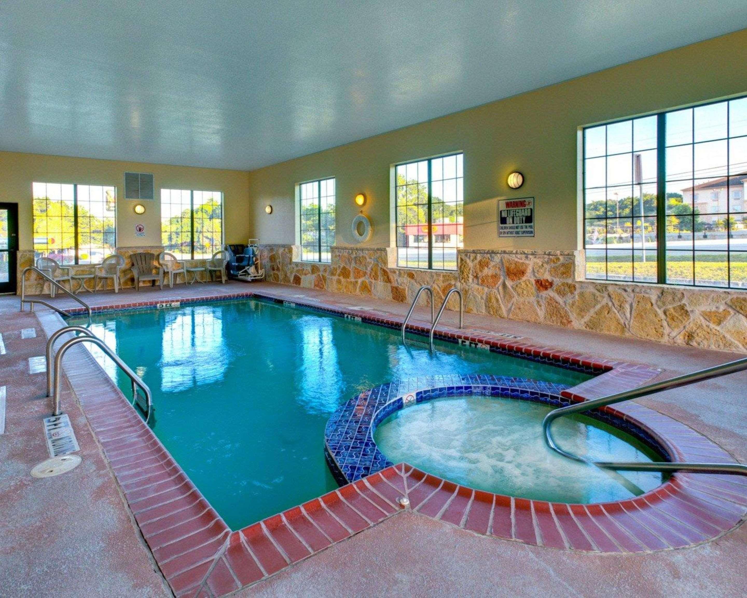 Hotel Quality & -